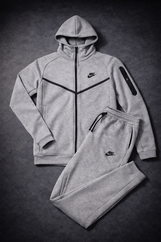 Nike Tech Gris
